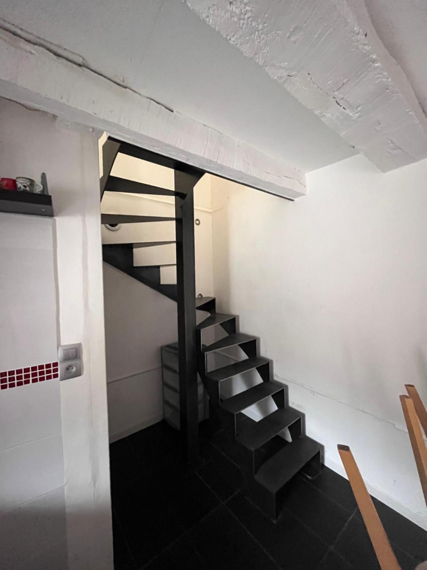 Gite Maisonnette- Et A Cote Coule Une Riviere Josselin Exterior foto
